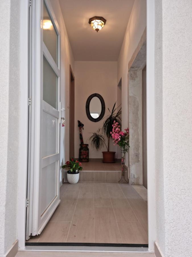 Kamena Kuca Pandorovica Apartment Kali Ngoại thất bức ảnh