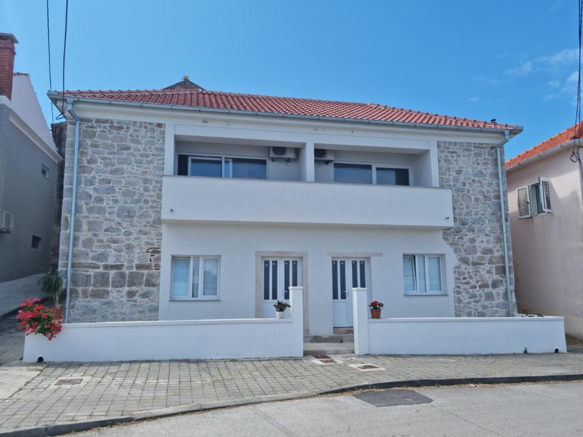 Kamena Kuca Pandorovica Apartment Kali Ngoại thất bức ảnh